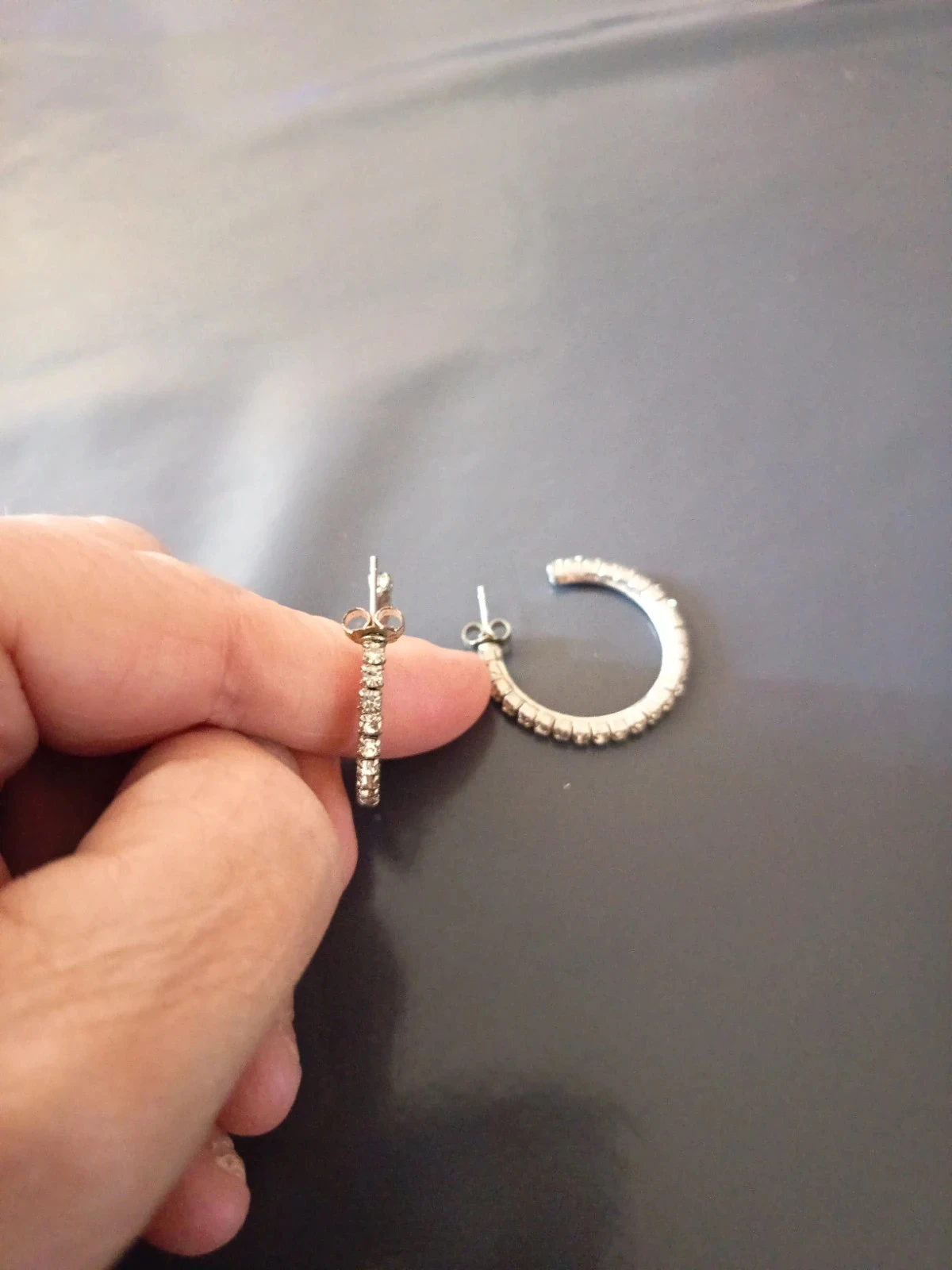 Boucles d'oreilles façon créole strass